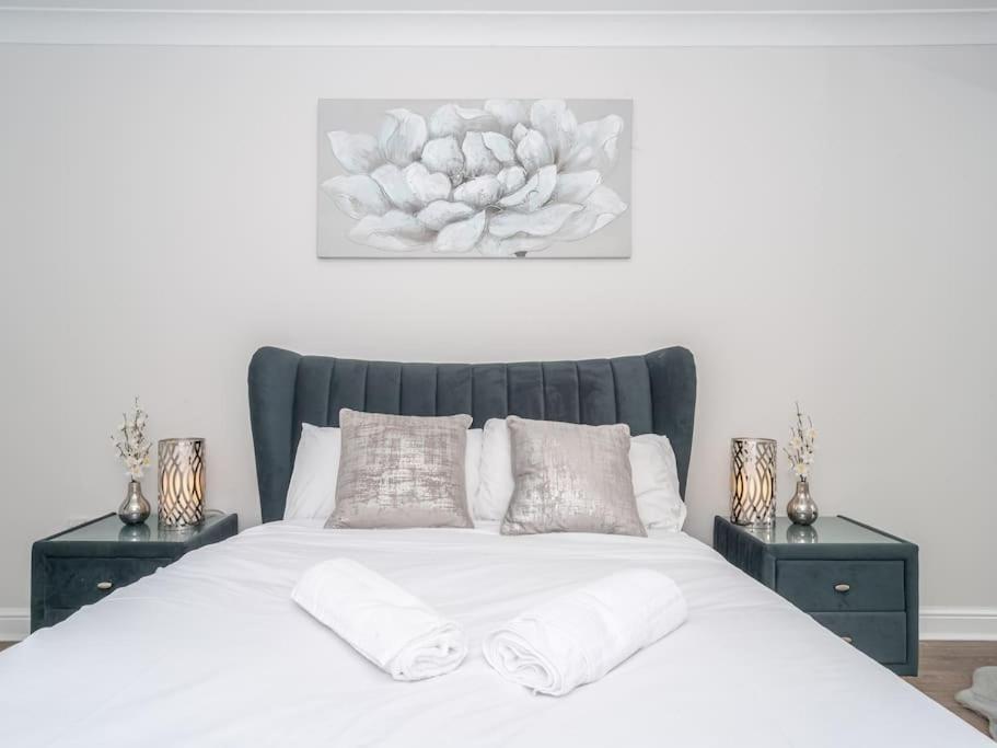 Апартаменты Luxury 2Bed 2Bath Flat In City Centre- Free Parking! Эдинбург Экстерьер фото