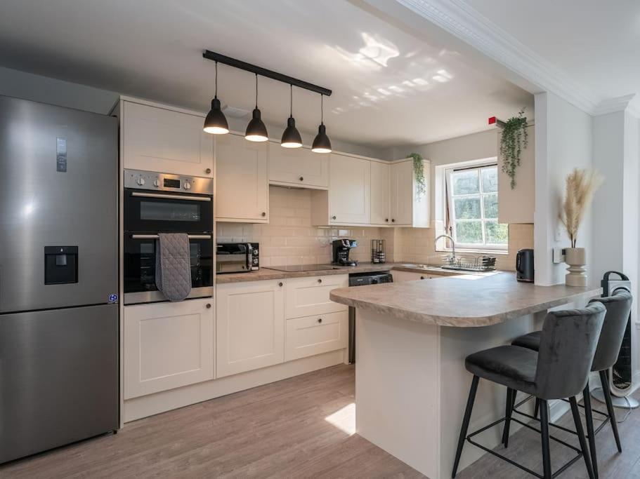 Апартаменты Luxury 2Bed 2Bath Flat In City Centre- Free Parking! Эдинбург Экстерьер фото