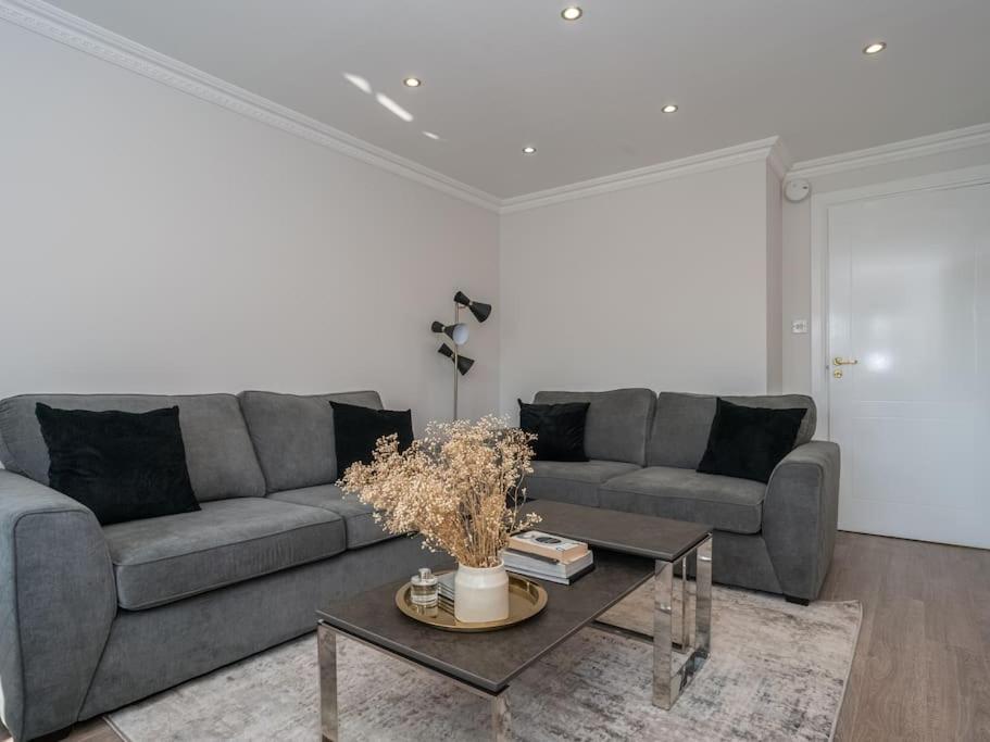 Апартаменты Luxury 2Bed 2Bath Flat In City Centre- Free Parking! Эдинбург Экстерьер фото