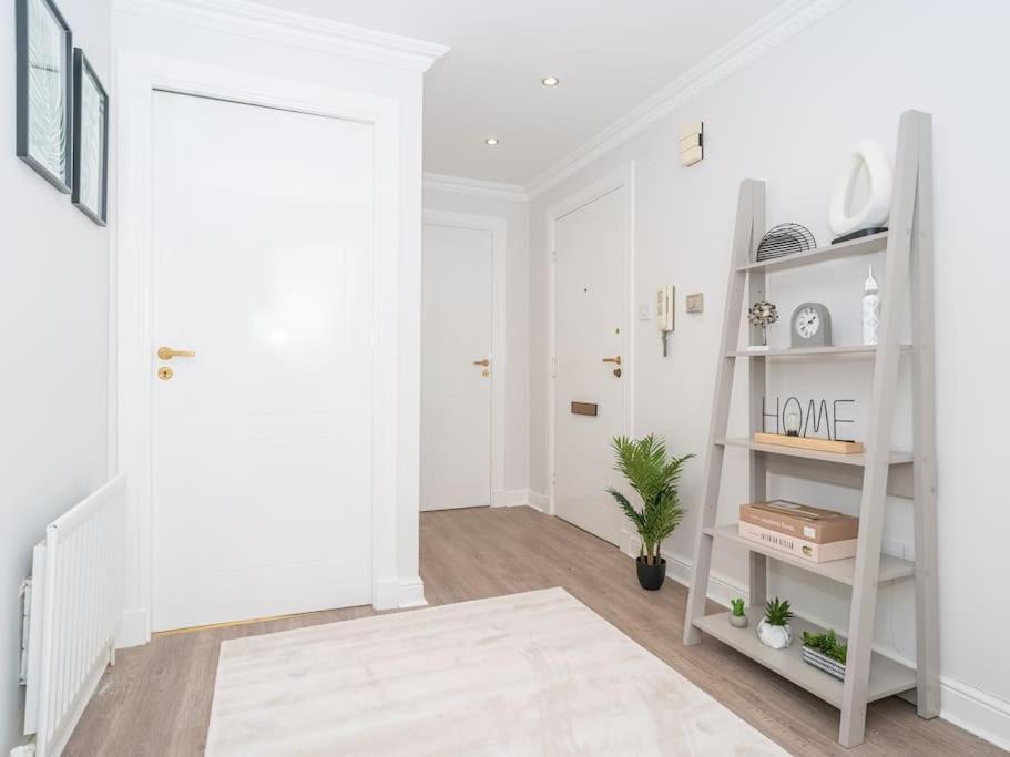 Апартаменты Luxury 2Bed 2Bath Flat In City Centre- Free Parking! Эдинбург Экстерьер фото